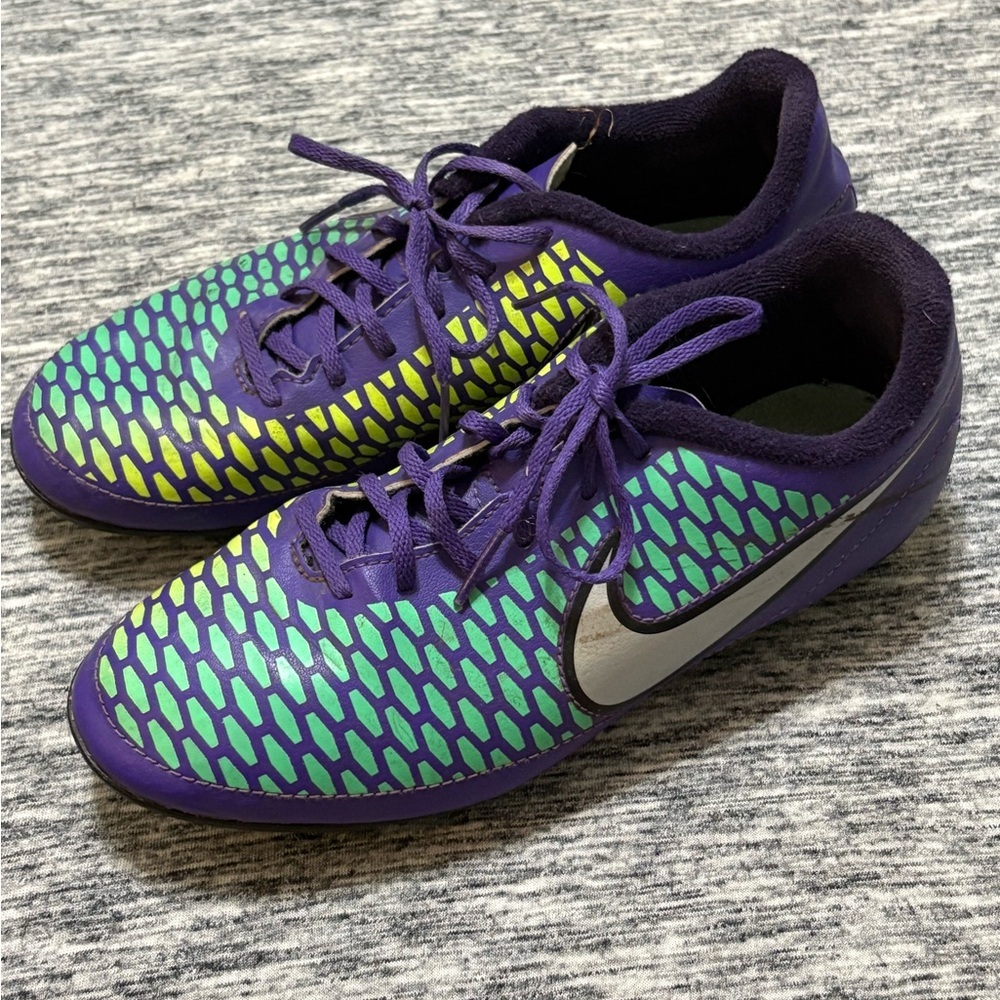 Nike Soccer Cleats Size 3